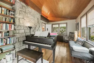 10 Ashton Rd, Yonkers, NY 10705 - Photo 6