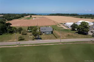 10415 Oregon Rd, Cutchogue, NY 11935 - Photo 24