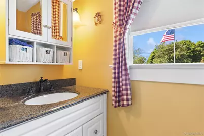 10415 Oregon Road, Cutchogue, NY 11935 - Photo 16