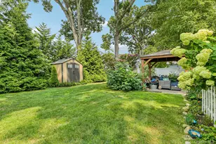 75 Hale Rd, North Babylon, NY 11703 - Photo 34
