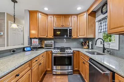 75 Hale Road, North Babylon, NY 11703 - Photo 18