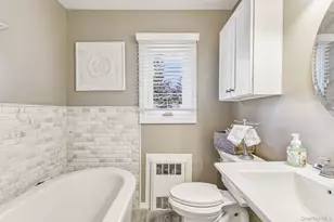 75 Hale Rd, North Babylon, NY 11703 - Photo 26