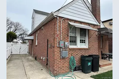 8252 257th Street, Glen Oaks, NY 11004 - Photo 8