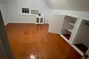 82-52 257th St, Glen Oaks, NY 11004 - Photo 4