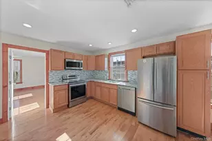 75 Albany St, Poughkeepsie, NY 12601 - Photo 8