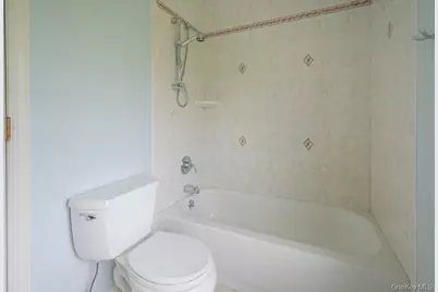 300 S Snedecor Avenue, Bayport, NY 11705 - Photo 16