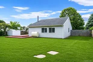 9 Carson Ln, Medford, NY 11763 - Photo 6