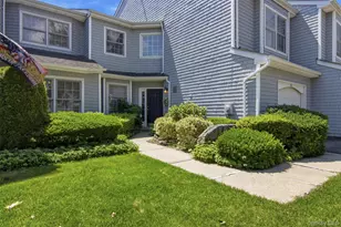 43 Lakebridge Dr S, Kings Park, NY 11754 - Photo 2
