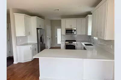 2 Gail Grace Court, Copiague, NY 11726 - Photo 6