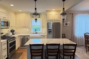28 Pine St, Sayville, NY 11782 - Photo 10