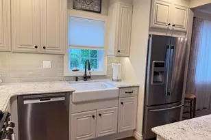 28 Pine St, Sayville, NY 11782 - Photo 8