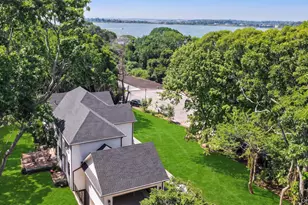 29 Briana Ct, East Moriches, NY 11940 - Photo 4