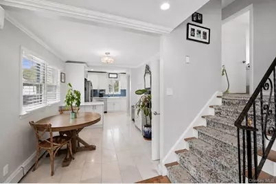 83 Scarcliffe Drive, Malverne, NY 11565 - Photo 6