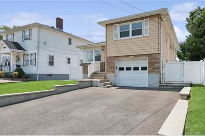 83 Scarcliffe Drive, Malverne, NY 11565 - Photo 2