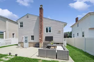 83 Scarcliffe Dr, Malverne, NY 11565 - Photo 22