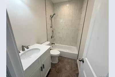 8 Gail Grace Court, Copiague, NY 11726 - Photo 22