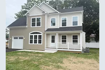 8 Gail Grace Court, Copiague, NY 11726 - Photo 2