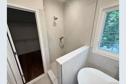 8 Gail Grace Court, Copiague, NY 11726 - Photo 16