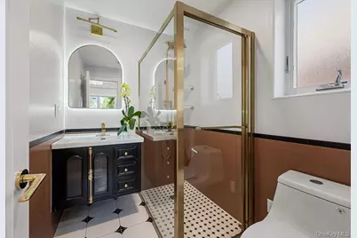 157-51 Rose Avenue, Flushing, NY 11355 - Photo 8