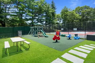 97 Northgate Cir, Melville, NY 11747 - Photo 28