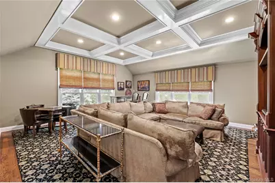 40 Coves Run, Syosset, NY 11791 - Photo 6
