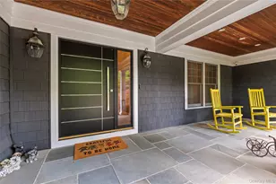 40 Coves Run, Syosset, NY 11791 - Photo 2