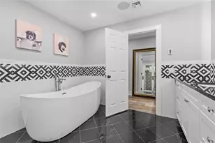 40 Coves Run, Syosset, NY 11791 - Photo 26