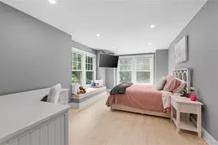 40 Coves Run, Syosset, NY 11791 - Photo 18