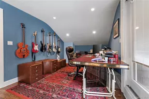 40 Coves Run, Syosset, NY 11791 - Photo 32