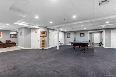 40 Coves Run, Syosset, NY 11791 - Photo 36