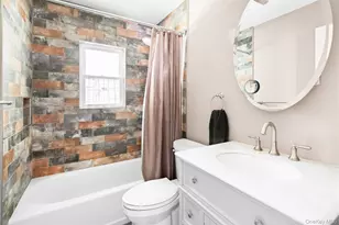 155 27th St, Copiague, NY 11726 - Photo 10