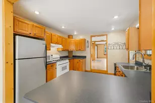 15 Delaware St, Port Jervis, NY 12771 - Photo 12