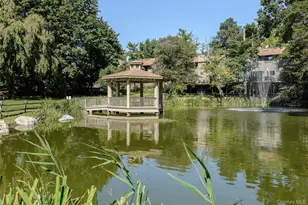 125 Country Club Dr, Jericho, NY 11753 - Photo 32