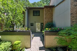 125 Country Club Dr, Jericho, NY 11753 - Photo 2