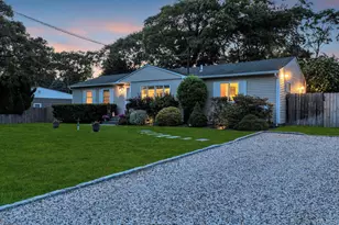 116 W Tiana Rd, Hampton Bays, NY 11946 - Photo 4