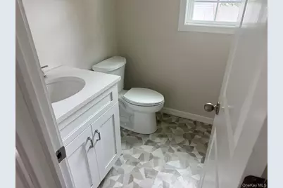 12 Gail Grace Court, Copiague, NY 11726 - Photo 8