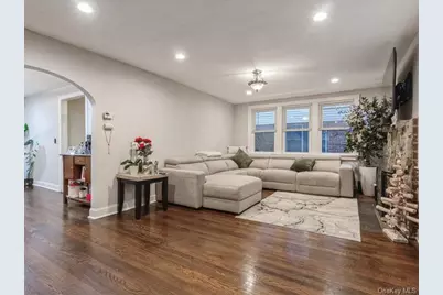 167 Lakeview Avenue, Lynbrook, NY 11563 - Photo 2