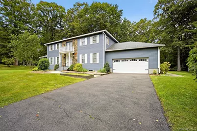 92 Brook Hollow Drive, New Windsor, NY 12553 - Photo 2