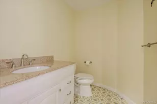 1127 Fordham Ln, Woodmere, NY 11598 - Photo 32