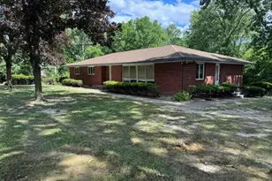 49 Chestnut Ln, Newburgh, NY 12550 - Photo 32