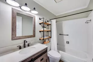 118 E Midland Pond Ct, Moriches, NY 11955 - Photo 20
