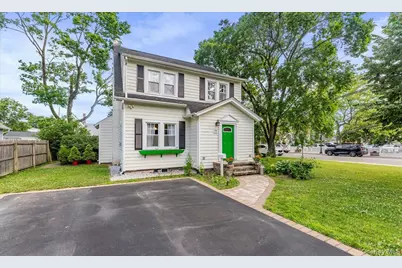 77 Hiawatha Drive, Brightwaters, NY 11718 - Photo 1