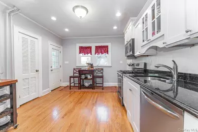77 Hiawatha Drive, Brightwaters, NY 11718 - Photo 8