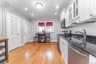 77 Hiawatha Dr, Brightwaters, NY 11718 - Photo 8