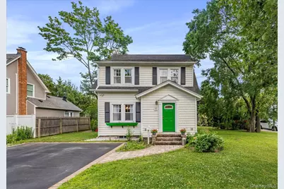 77 Hiawatha Drive, Brightwaters, NY 11718 - Photo 2