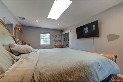 7 Howard Street, Selden, NY 11784 - Photo 12
