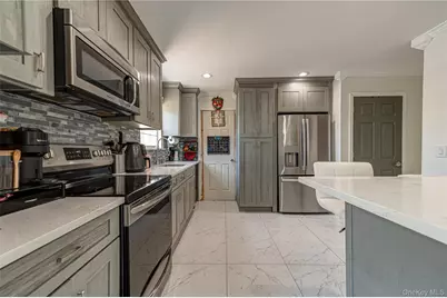 7 Howard Street, Selden, NY 11784 - Photo 8