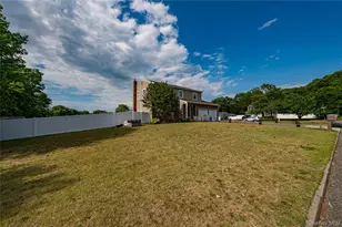 7 Howard St, Selden, NY 11784 - Photo 2