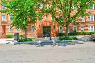 601 Pelham Pkwy N, Bronx, NY 10467 - Photo 4