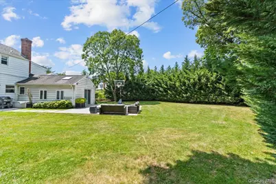 8 Park Circle, Great Neck, NY 11024 - Photo 32